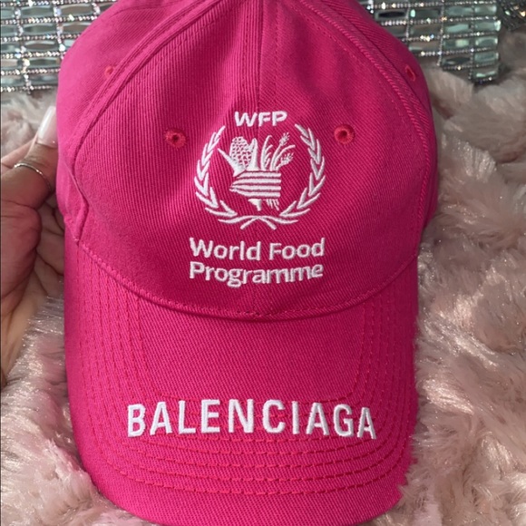 Balenciaga world food programme hat size large worn once. - Picture 2 of 4